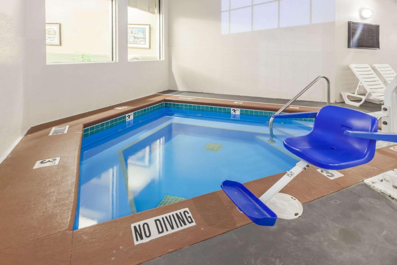 Days Inn By Wyndham Pentwater Luaran gambar