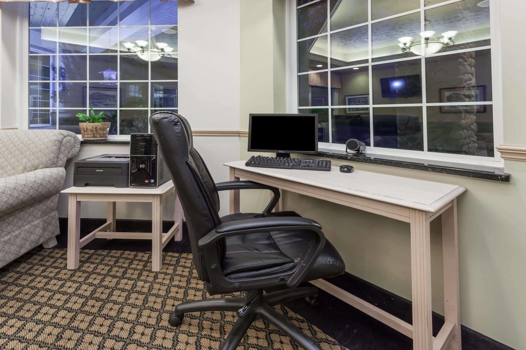 Days Inn By Wyndham Pentwater Luaran gambar